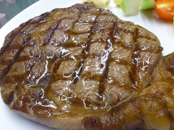 武之牛碳燒牛排：【台中】好吃牛排‧人稱老饕的牛排館...武之牛