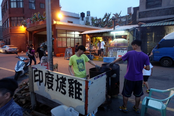 海屋Cafe：(胖樺食記)新竹南寮/十七里海岸線必訪美食「海屋cafe咖啡廳」。手工窯烤披薩/啤酒/豬肋排/都坦烤雞配上美麗的海天一線