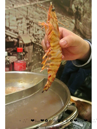 魚霸(內湖店)：【食記】oO。台北 內湖科學園區（內科） 魚霸 Fishbar   現在打卡送鮑魚，生魚片也是Double送哦～。o○。
