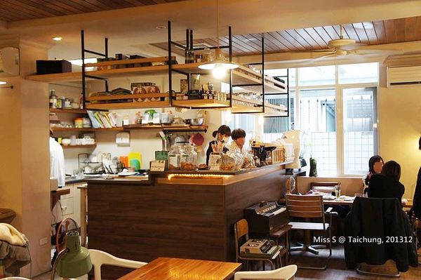 1491687_10201084087208365_110374414_n