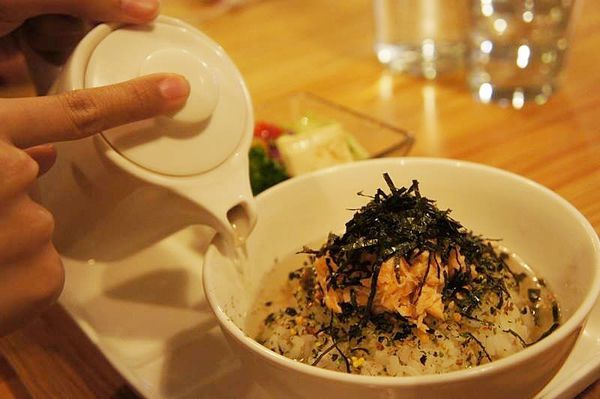 540119_10201084093128513_1671978932_n