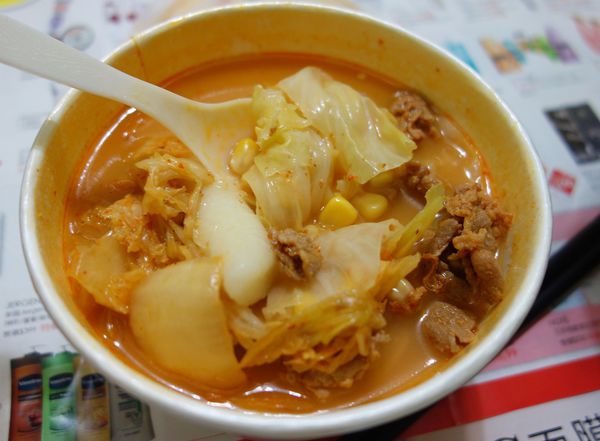 韓湘辣年糕：韓湘韓式烤肉飯 辣炒年糕 年糕鍋~台南最夠味的韓國路邊攤