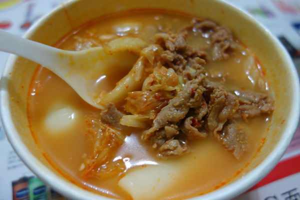 韓湘辣年糕：韓湘韓式烤肉飯 辣炒年糕 年糕鍋~台南最夠味的韓國路邊攤