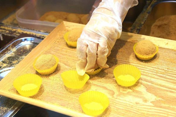 南投草屯旅遊必備伴手禮,久味麻糬草屯大姐手工麻糬-手工現做的美味