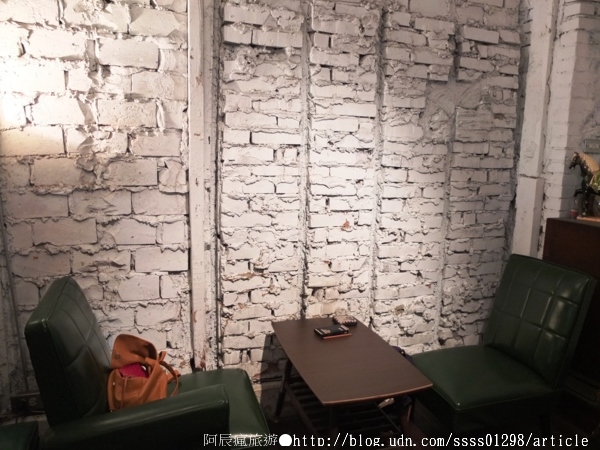 My Beverages 賣 飲料:【美食特搜。台南中西區】My Beverages 賣飲料。書香與甜品滋潤 高齡老屋改造而成的咖啡館