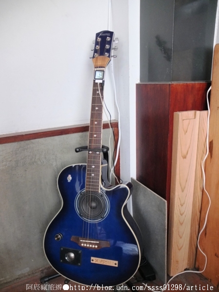 My Beverages 賣 飲料:【美食特搜。台南中西區】My Beverages 賣飲料。書香與甜品滋潤 高齡老屋改造而成的咖啡館