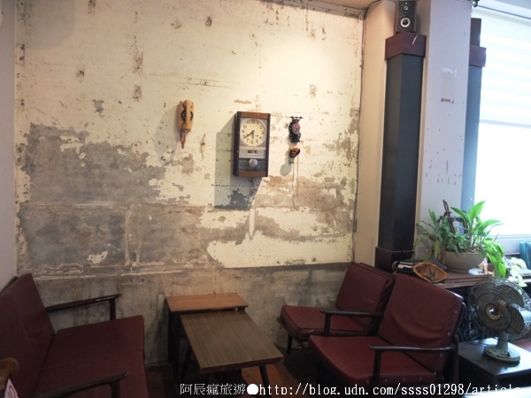 My Beverages 賣 飲料:【美食特搜。台南中西區】My Beverages 賣飲料。書香與甜品滋潤 高齡老屋改造而成的咖啡館