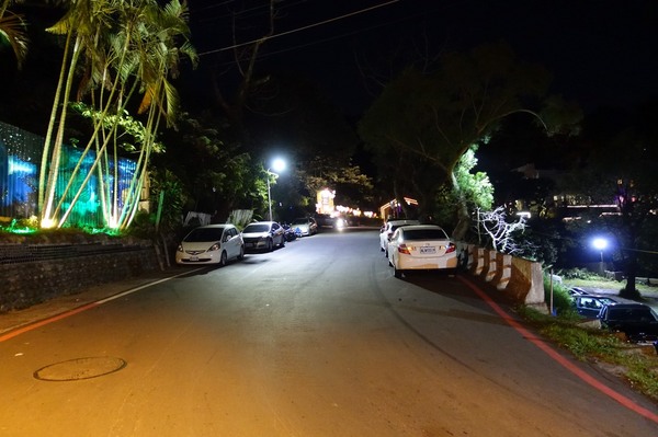 八卦夜未眠：(胖樺食記)陽明山八卦夜未眠景觀餐廳。火鍋燒烤熱炒一應俱全的複合式餐廳搭配無價美景。