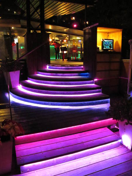 八卦夜未眠：(胖樺食記)陽明山八卦夜未眠景觀餐廳。火鍋燒烤熱炒一應俱全的複合式餐廳搭配無價美景。