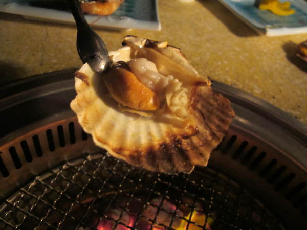 八卦夜未眠：(胖樺食記)陽明山八卦夜未眠景觀餐廳。火鍋燒烤熱炒一應俱全的複合式餐廳搭配無價美景。