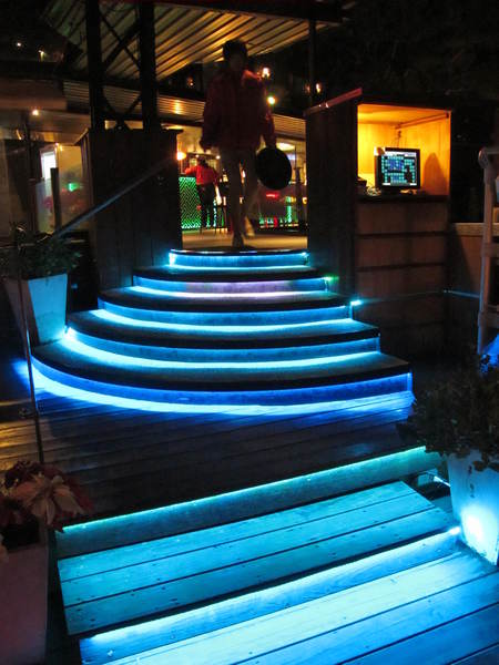 八卦夜未眠：(胖樺食記)陽明山八卦夜未眠景觀餐廳。火鍋燒烤熱炒一應俱全的複合式餐廳搭配無價美景。