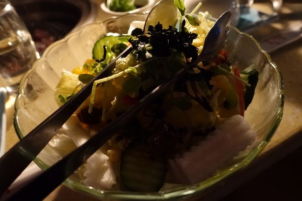 八卦夜未眠：(胖樺食記)陽明山八卦夜未眠景觀餐廳。火鍋燒烤熱炒一應俱全的複合式餐廳搭配無價美景。