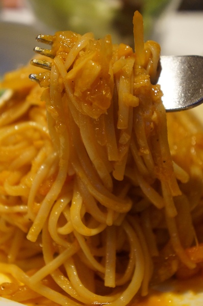 日光寒舍咖啡洋食館:台北 捷運忠孝敦化站 日光寒舍~CP值超高牛肩排沙拉+番茄細扁麵下午茶