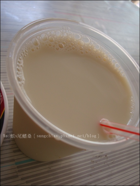 豆奶宗：［台南中西］豆奶宗。早餐宵夜好選擇｜蛋餅沙茶原來好捧由？!