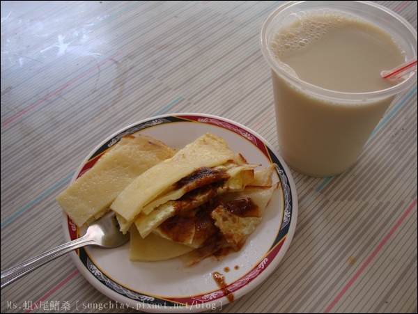 豆奶宗：［台南中西］豆奶宗。早餐宵夜好選擇｜蛋餅沙茶原來好捧由？!