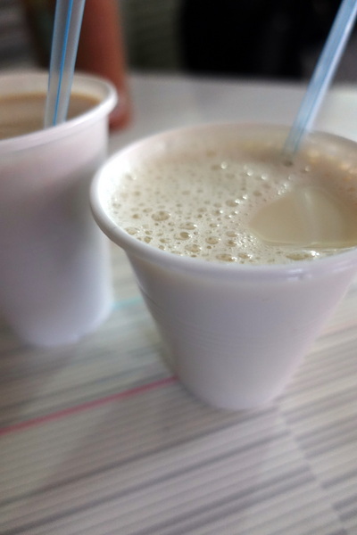 豆奶宗：(胖樺食記)台南必吃超人氣消夜早餐「豆奶宗」，沙茶蛋餅/蘿蔔糕/火腿蛋吐司/高大鮮乳紅茶拿鐵/排隊店/平價/路邊攤