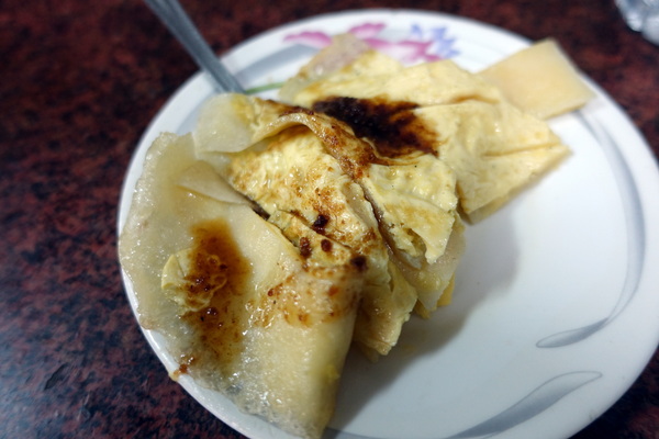 豆奶宗：(胖樺食記)台南必吃超人氣消夜早餐「豆奶宗」，沙茶蛋餅/蘿蔔糕/火腿蛋吐司/高大鮮乳紅茶拿鐵/排隊店/平價/路邊攤