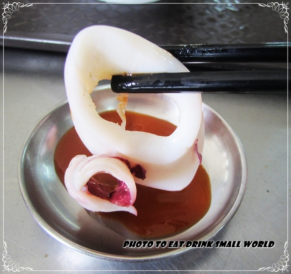 邱家小卷米粉：湯頭清透卻鮮到不像話