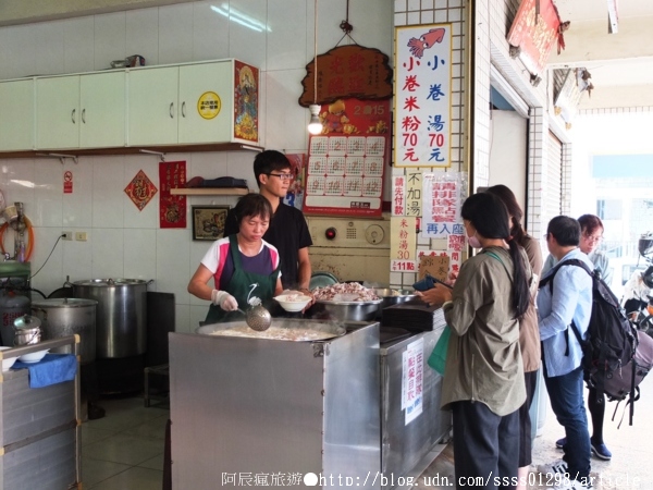 邱家小卷米粉:【美食特搜。台南中西區】邱家小卷米粉。脆口無腥的新鮮小卷 精華海味湯底 台南特色美食 國華街人氣店