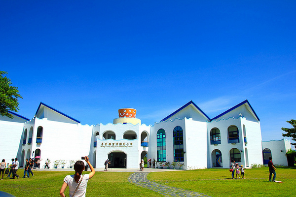 台東豐源國民小學：[遊記]【台東市】豐源國小。 最美的小學擁有地中海造景