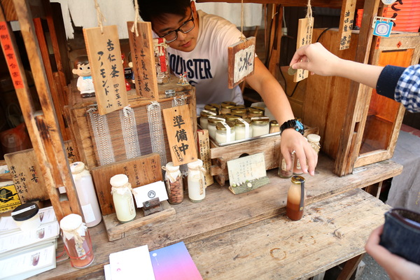 原作杏仁茶：[台南]漸層奶茶 古早味杏仁茶 府中街內的人氣飲品 原作杏仁茶