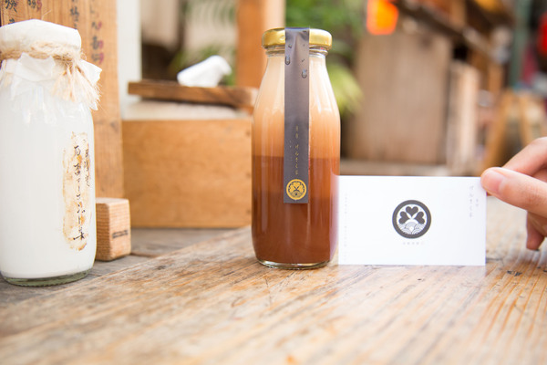 原作杏仁茶：[台南]漸層奶茶 古早味杏仁茶 府中街內的人氣飲品 原作杏仁茶