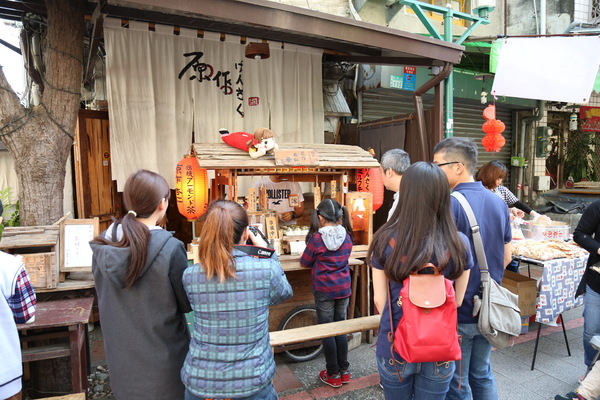 原作杏仁茶：[台南]漸層奶茶 古早味杏仁茶 府中街內的人氣飲品 原作杏仁茶