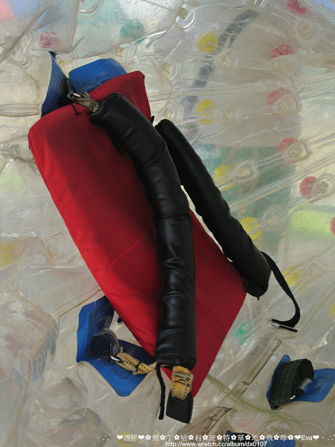 哈利波特草地飛球場:【遊記】oO。。墾丁 哈利波特草地飛球(滾大球) 就算是英雄豪傑,也會尖聲驚叫,即便公主閨秀,難免發瘋起肖!。。o○。