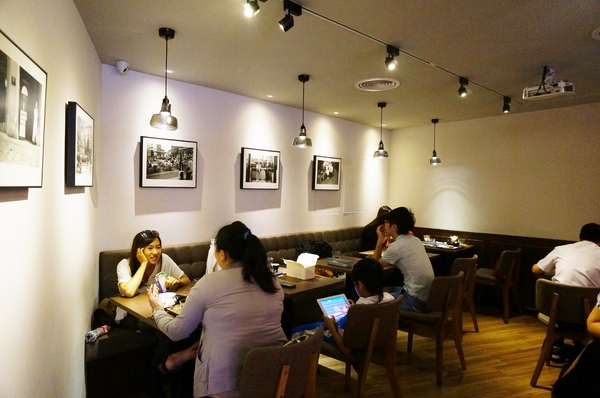 4Mano Caffé(忠孝店):【台北.捷運忠孝新生站】4Mano-『享受咖啡的純粹美好』