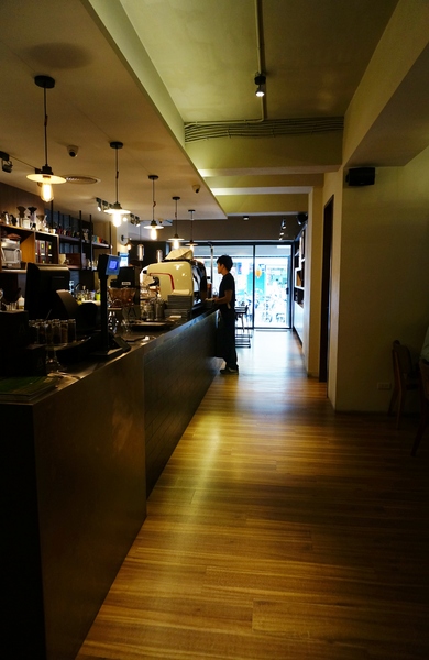 4Mano Caffé(忠孝店):【台北.捷運忠孝新生站】4Mano-『享受咖啡的純粹美好』