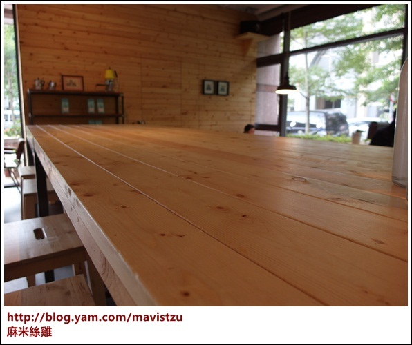 Fika Fika Cafe:『中山』FIKA FIKA CAFE 溫暖木質北歐風