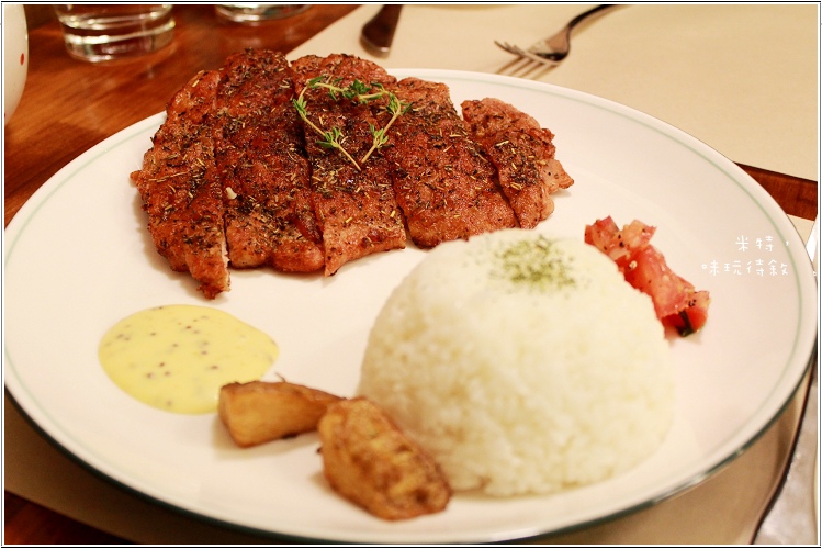 米特，味玩待敘部落格 © MEAT76｜2012-05-23【內湖｜咖啡簡餐】台北捷運文德站食記 [wifi網路插座]｜be be cafe 貝貝咖啡｜雜貨風的悠閒碧湖畔，咖啡與設計藝享空間。023.jpg