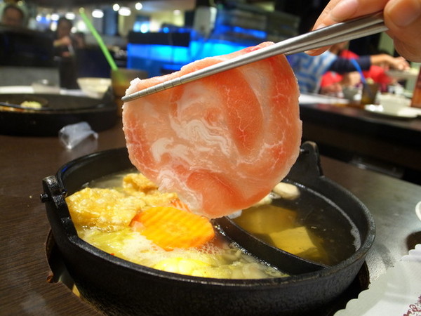 青禾幸福鍋物涮涮屋(永安店)：＜新北｜永安市場｜火鍋＞冬天吃鍋～青禾幸福鍋物涮涮屋