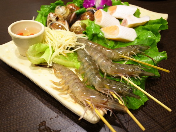 青禾幸福鍋物涮涮屋(永安店)：＜新北｜永安市場｜火鍋＞冬天吃鍋～青禾幸福鍋物涮涮屋