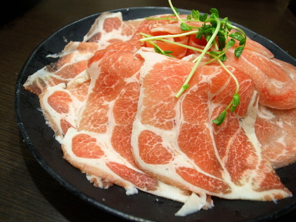 青禾幸福鍋物涮涮屋(永安店)：＜新北｜永安市場｜火鍋＞冬天吃鍋～青禾幸福鍋物涮涮屋