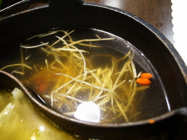 青禾幸福鍋物涮涮屋(永安店)：＜新北｜永安市場｜火鍋＞冬天吃鍋～青禾幸福鍋物涮涮屋