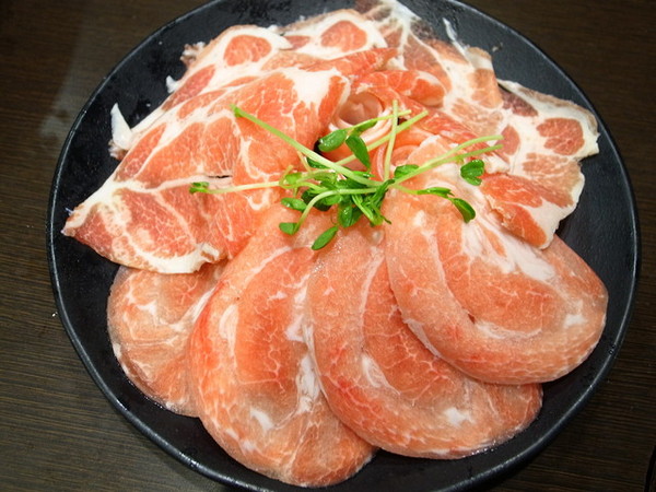 青禾幸福鍋物涮涮屋(永安店)：＜新北｜永安市場｜火鍋＞冬天吃鍋～青禾幸福鍋物涮涮屋