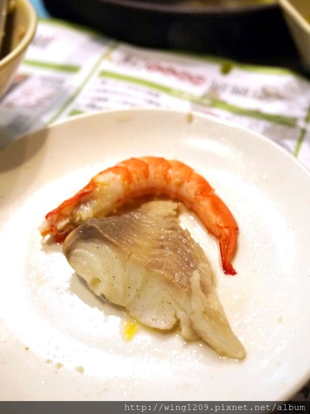 青禾幸福鍋物涮涮屋(永安店)：冬天吃暖鍋。【青禾幸福鍋物涮涮屋(永安店)】酸白菜鍋體驗