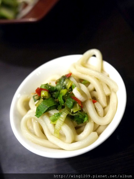 青禾幸福鍋物涮涮屋(永安店)：冬天吃暖鍋。【青禾幸福鍋物涮涮屋(永安店)】酸白菜鍋體驗