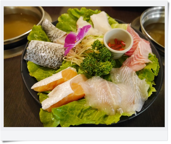 青禾幸福鍋物涮涮屋(永安店):【中和】青禾幸福鍋物涮涮屋-綜合魚片鍋+犇牛鍋