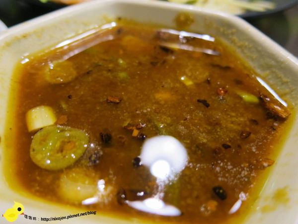 台北-青禾幸福鍋物涮涮屋(永安店)-個人鴛鴦火鍋-豪華海陸鍋-綜合魚片盤、犇牛盤