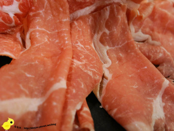 台北-青禾幸福鍋物涮涮屋(永安店)-個人鴛鴦火鍋-豪華海陸鍋-綜合魚片盤、犇牛盤