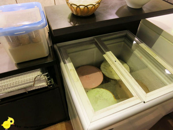 台北-青禾幸福鍋物涮涮屋(永安店)-個人鴛鴦火鍋-豪華海陸鍋-綜合魚片盤、犇牛盤