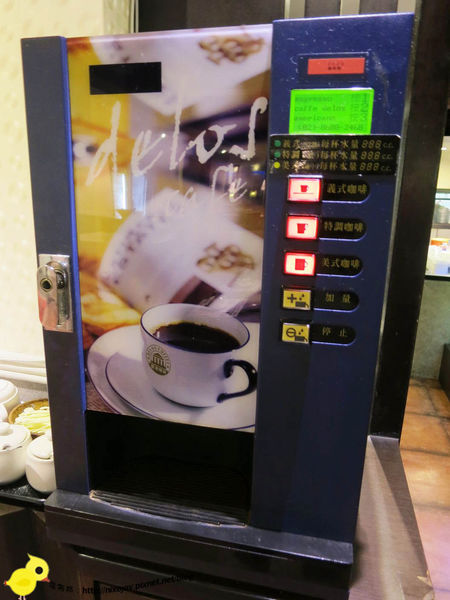 台北-青禾幸福鍋物涮涮屋(永安店)-個人鴛鴦火鍋-豪華海陸鍋-綜合魚片盤、犇牛盤