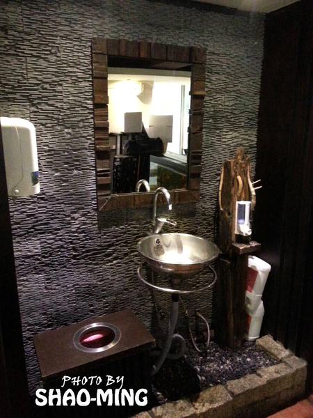 青禾幸福鍋物涮涮屋(永安店)：(中和)海陸饗宴、美味一番『青禾幸福鍋物』輕鬆享受美味好鍋