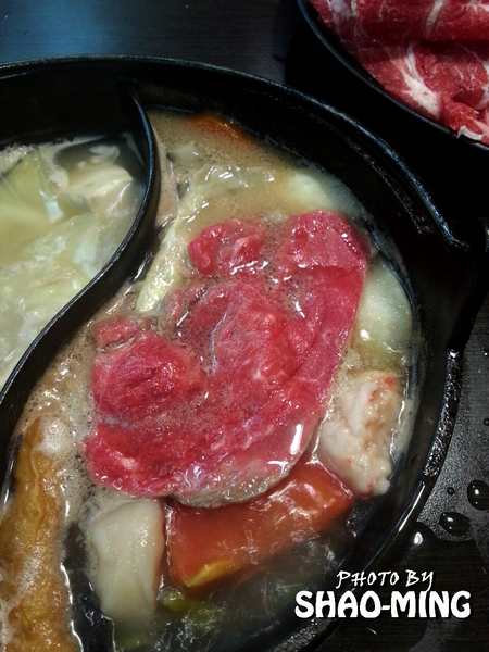 青禾幸福鍋物涮涮屋(永安店)：(中和)海陸饗宴、美味一番『青禾幸福鍋物』輕鬆享受美味好鍋