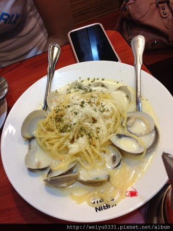 979679_587142651316408_329937357_n