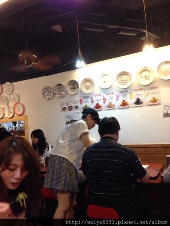 975498_587142401316433_676002181_n