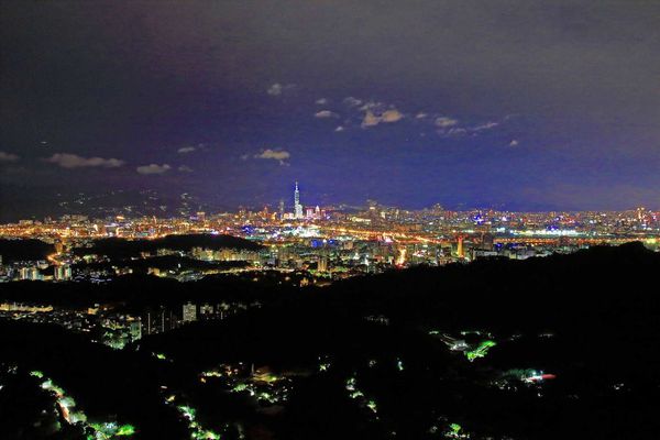 【台北旅遊】碧山巖夜景-遠望美麗的101夜景一日遊