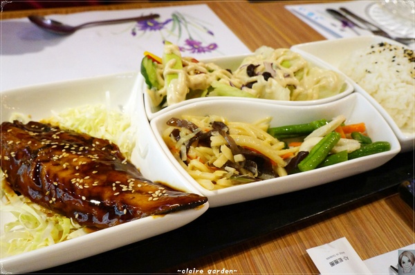 有幸福cafe:台北 捷運士林站 有幸福cafe~特別的咖啡組讓我忍不住下海喝咖啡啦!!